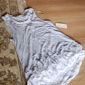 NWT Vince Camuto top size m